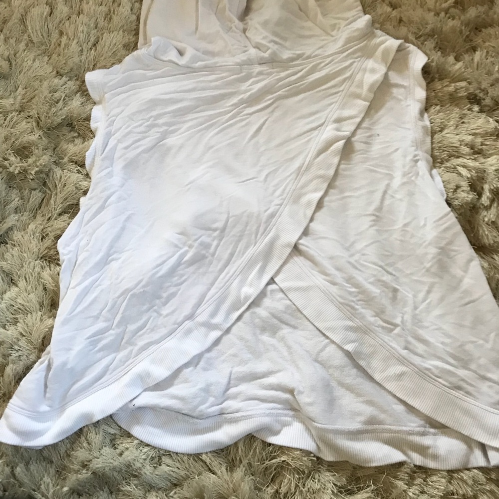 Workout top - Picture 3 of 3